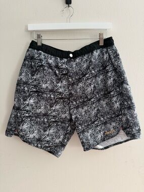 MACEOO Active Shorts Men’s M Black White Bold Print Training Performance Luxury